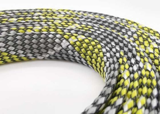 El ANIMAL DOMÉSTICO PP cuenta un cuento color negro amarillo que envuelve trenzado eléctrico de la haz de cables 80m m